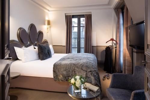 勒芒巴黎卢浮宫酒店 - 家庭套房